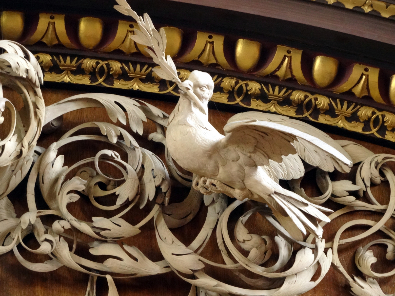 photo of crest detail - right dove