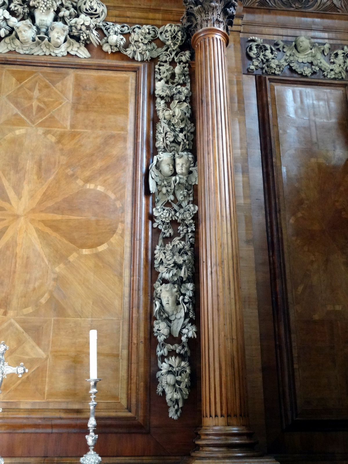 photo of reredos south drop